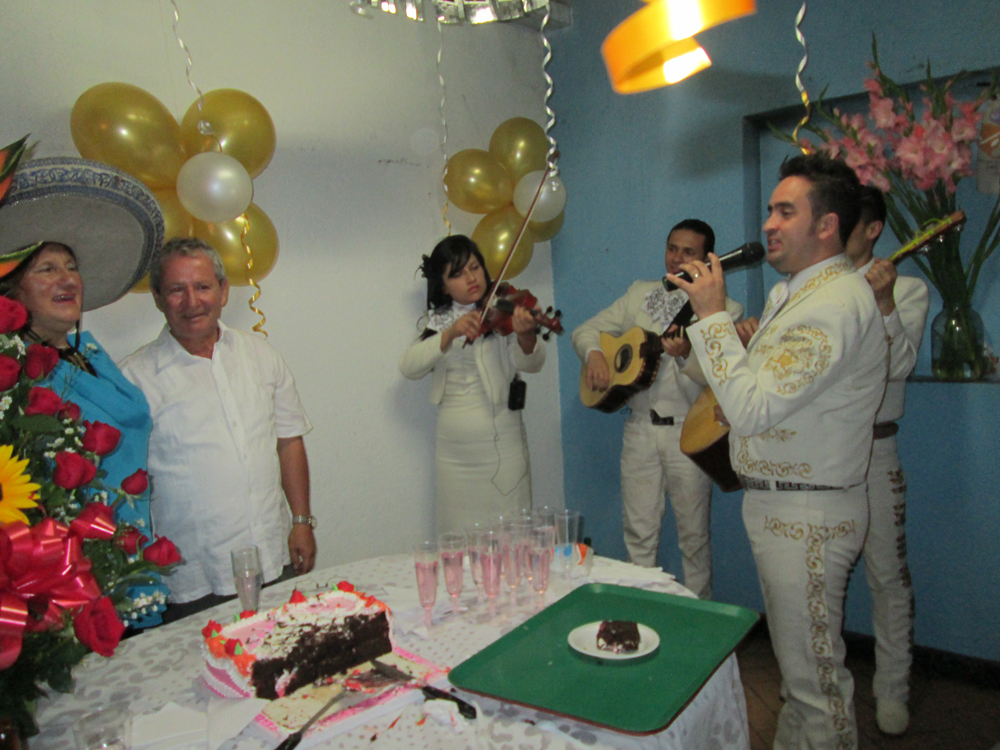 Serenata de Cumpleaños Para Mama Con Todo el Repertorio